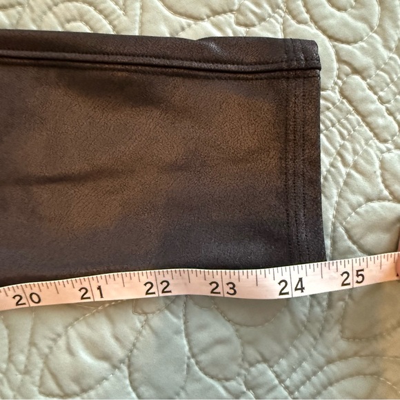 NWT SPANX Women Size M Petite Faux Leather Black Leggings - Picture 6 of 9